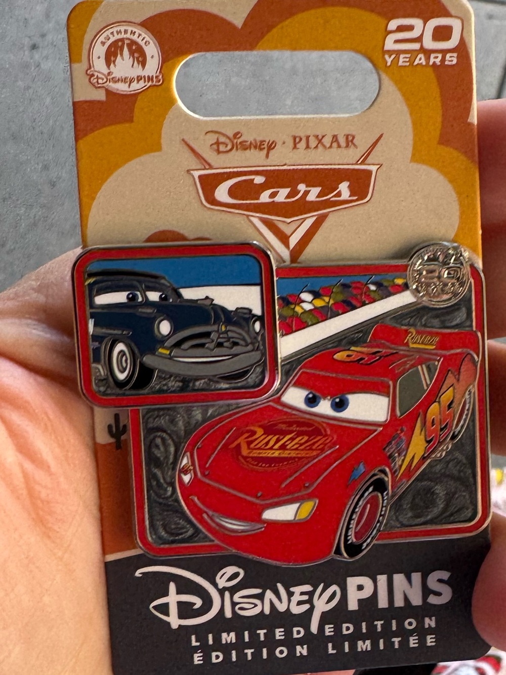 Disney Pin Cars 20th Anniversary Pin Pixar Limited Edition In Hand